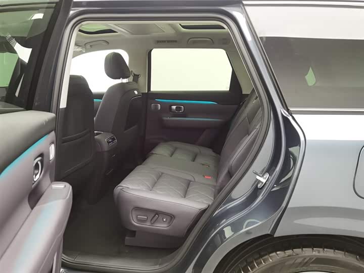 Leapmotor C16 2026 2026款 增程 280激光雷达智尊版 5座