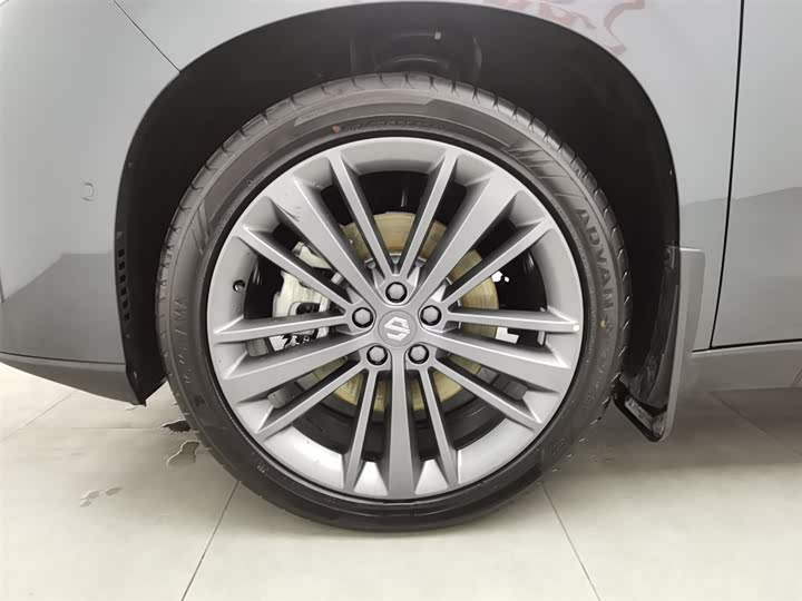 Leapmotor C16 2026 2026款 增程 280激光雷达智尊版 5座