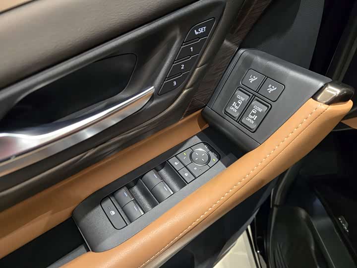 Toyota Alphard 2024 2024款 双擎 2.5L 臻享版