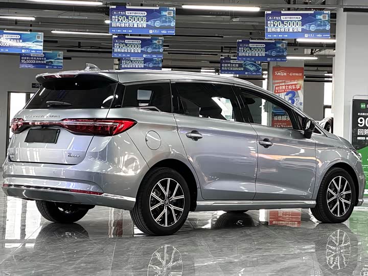 BYD Song Max Hybrid 2022 2022款 DM-i 105KM 旗舰型