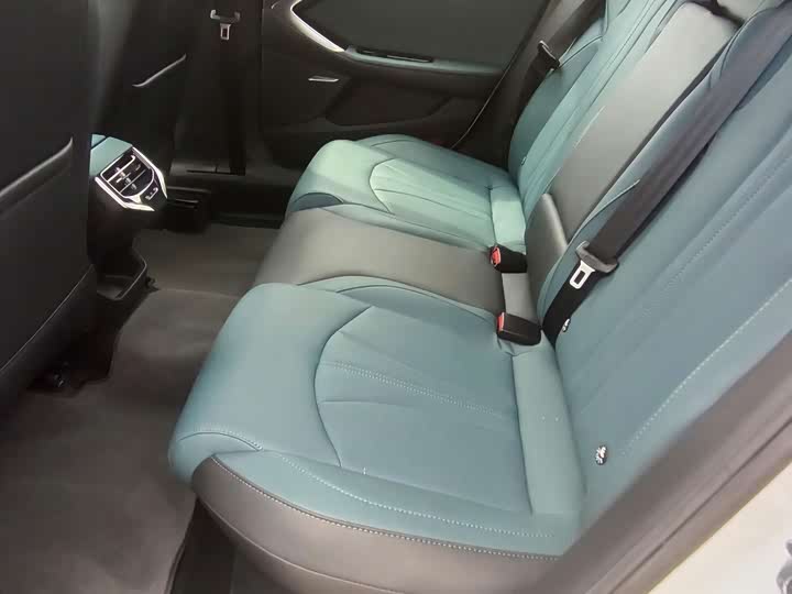 MG Motor 7 2025 2025款 1.5T 300 DCT优雅版