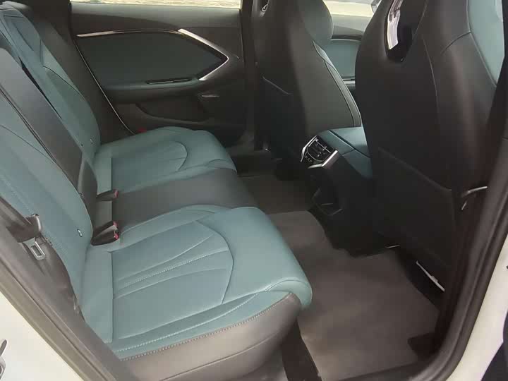 MG Motor 7 2025 2025款 1.5T 300 DCT优雅版