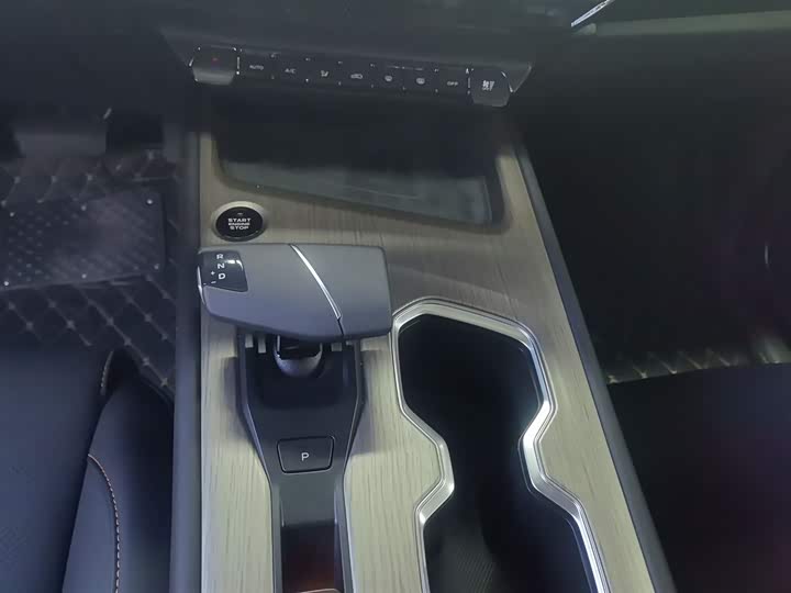 Changan X7 Plus 2024 2024款 1.5T 自动尊耀型 7座