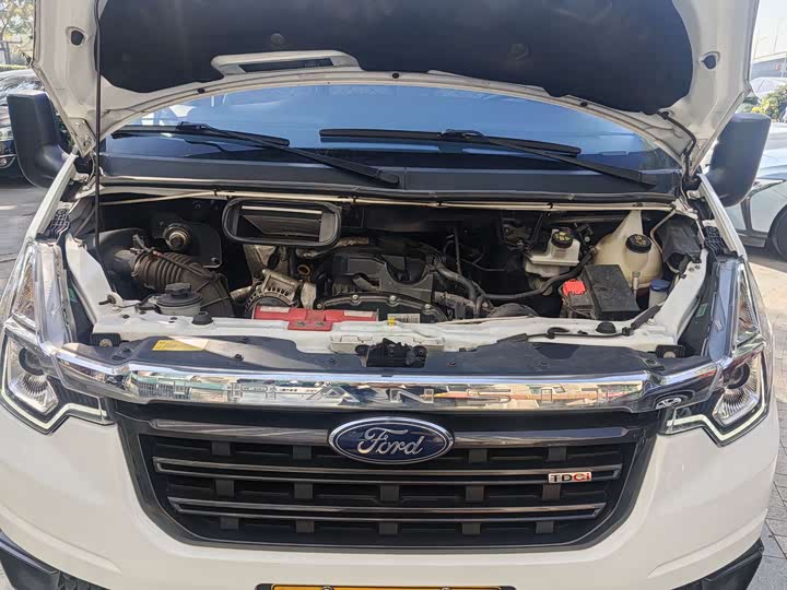 Ford Transit New 2021 2021款 2.2T手动普通型客车Pro长轴15座中顶国VI