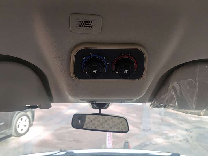 Ford Transit New 2021 2021款 2.2T手动普通型客车Pro长轴15座中顶国VI