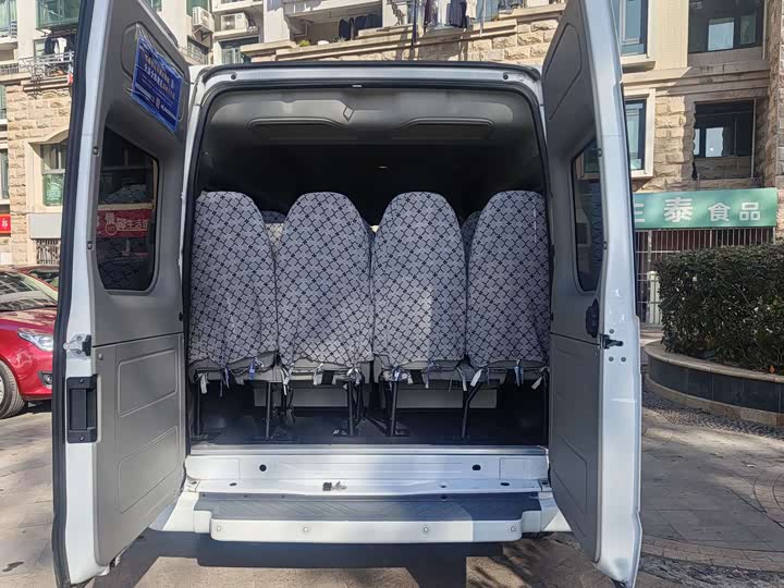 Ford Transit New 2021 2021款 2.2T手动普通型客车Pro长轴15座中顶国VI