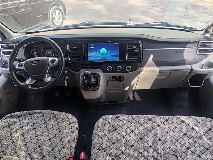 Ford Transit New 2021 2021款 2.2T手动普通型客车Pro长轴15座中顶国VI