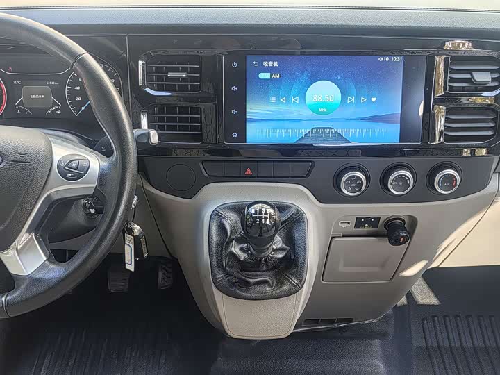 Ford Transit New 2021 2021款 2.2T手动普通型客车Pro长轴15座中顶国VI