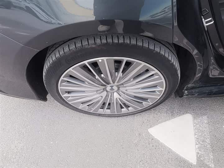 Denza Z9 2024 2024款 1100km 四驱Ultra版