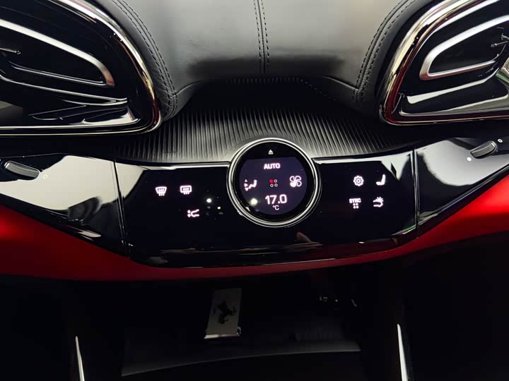 Ferrari Purosangue 2023 2023款 6.5L V12