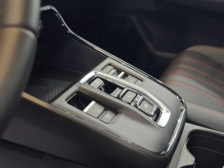 Honda Breeze 2025 2025款 e:HEV 两驱尊耀版