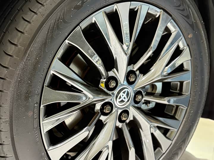 Toyota Vellfire 2025 2025款 皇冠 双擎 2.5L 墨金行政版