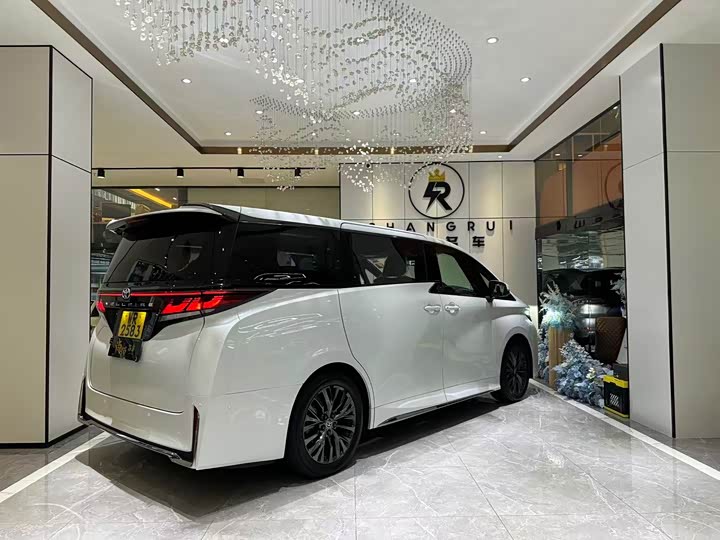 Toyota Vellfire 2025 2025款 皇冠 双擎 2.5L 墨金行政版