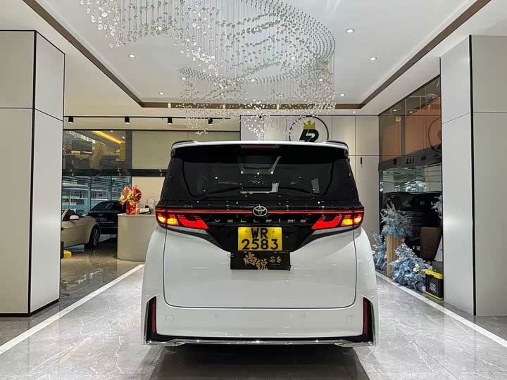 Toyota Vellfire 2025 2025款 皇冠 双擎 2.5L 墨金行政版