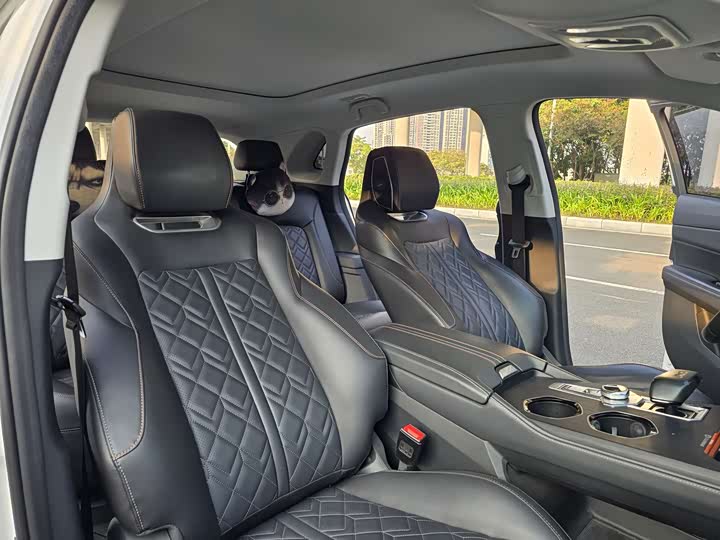 Changan UNI-K Hybrid 2022 2022款 蓝鲸iDD 130km 1.5T 尊贵型