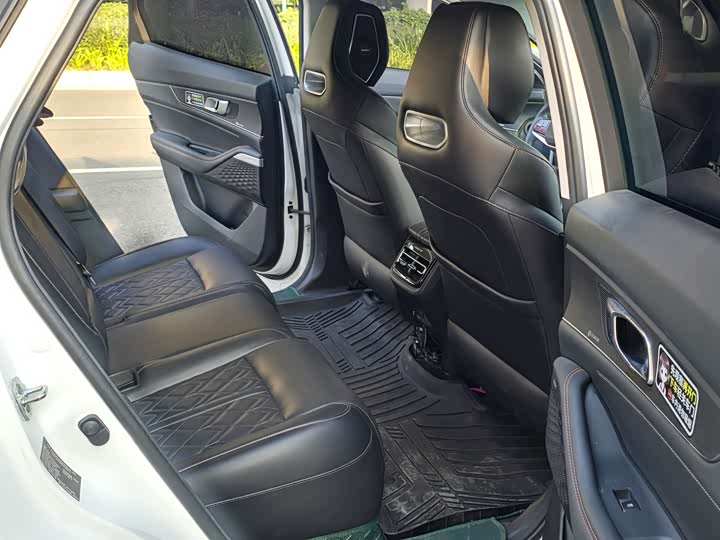 Changan UNI-K Hybrid 2022 2022款 蓝鲸iDD 130km 1.5T 尊贵型