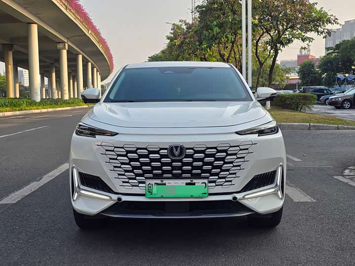 Changan UNI-K Hybrid 2022 2022款 蓝鲸iDD 130km 1.5T 尊贵型
