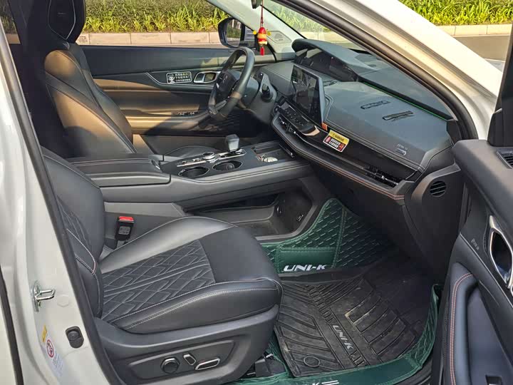 Changan UNI-K Hybrid 2022 2022款 蓝鲸iDD 130km 1.5T 尊贵型