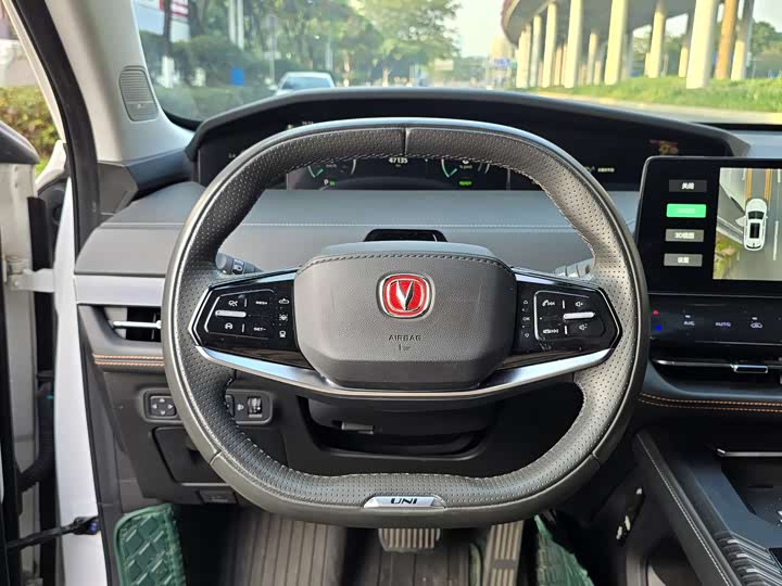 Changan UNI-K Hybrid 2022 2022款 蓝鲸iDD 130km 1.5T 尊贵型