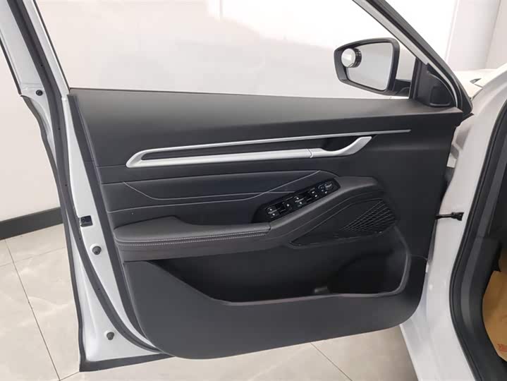 Geely Emgrand 2025 2025款 第4代 1.5L CVT龙腾版