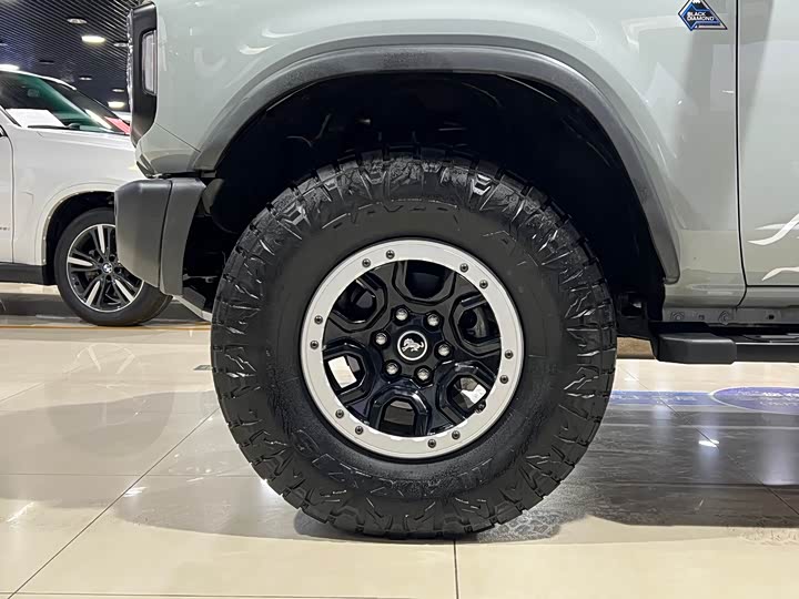 Ford Bronco 2024 2024款 2.3T 墨钻大脚越野版