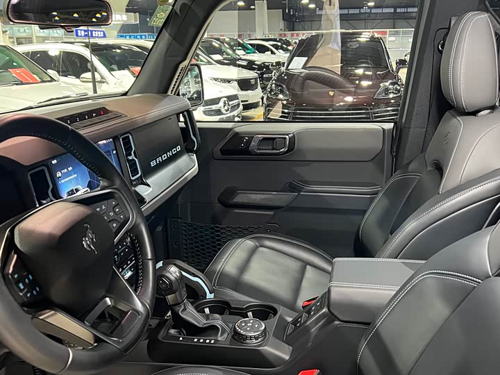 Ford Bronco 2024 2024款 2.3T 墨钻大脚越野版