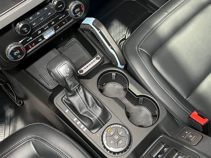 Ford Bronco 2024 2024款 2.3T 墨钻大脚越野版