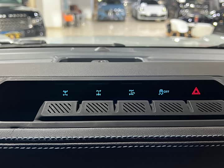 Ford Bronco 2024 2024款 2.3T 墨钻大脚越野版