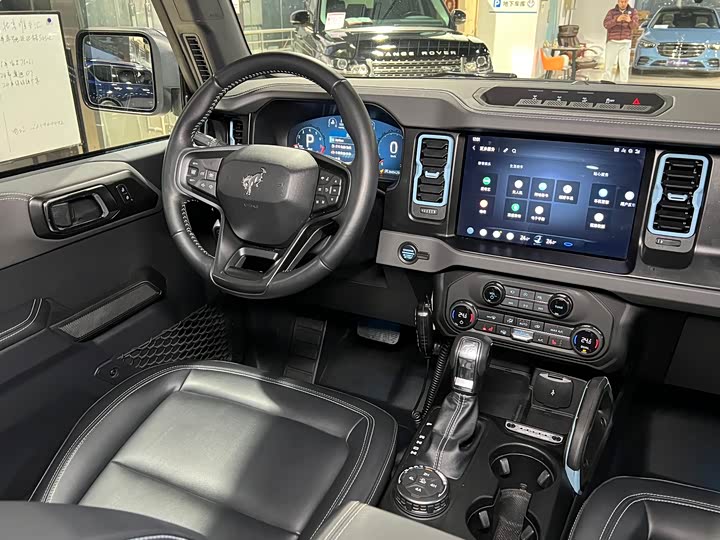 Ford Bronco 2024 2024款 2.3T 墨钻大脚越野版