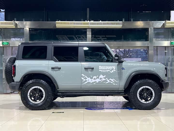 Ford Bronco 2024 2024款 2.3T 墨钻大脚越野版