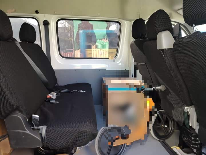 Foton Tuyano 2022 2022款 2.0T手动都市版多功能短轴中顶后单胎5/6/9座4F20TC3