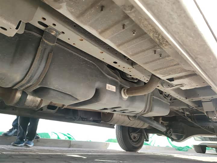 Foton Tuyano 2022 2022款 2.0T手动都市版多功能短轴中顶后单胎5/6/9座4F20TC3