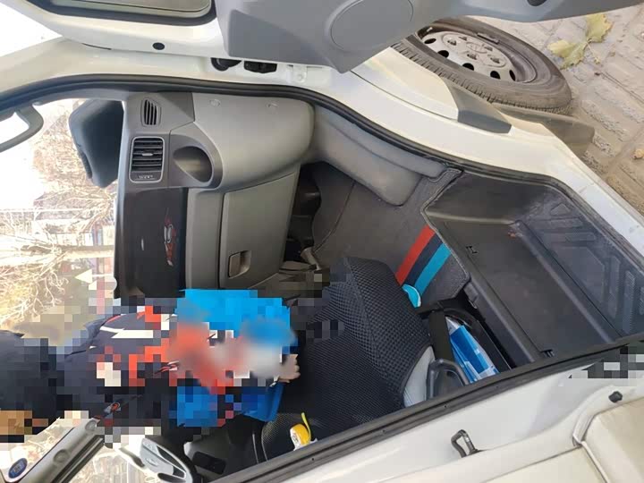 Foton Tuyano 2022 2022款 2.0T手动都市版多功能短轴中顶后单胎5/6/9座4F20TC3