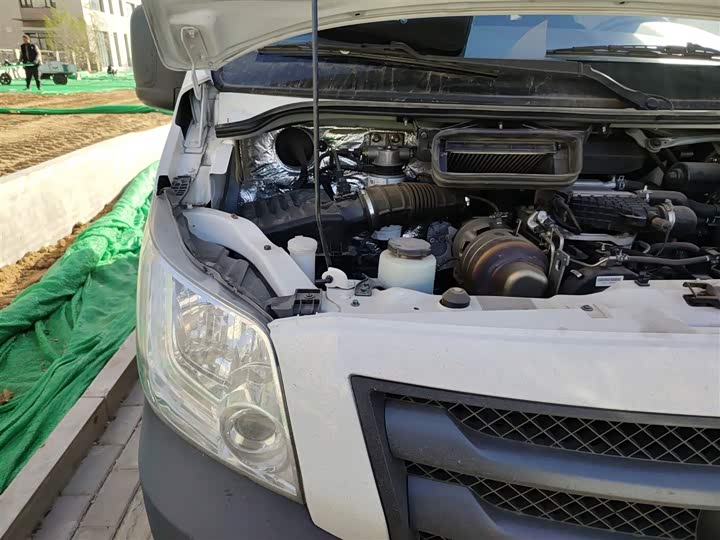 Foton Tuyano 2022 2022款 2.0T手动都市版多功能短轴中顶后单胎5/6/9座4F20TC3