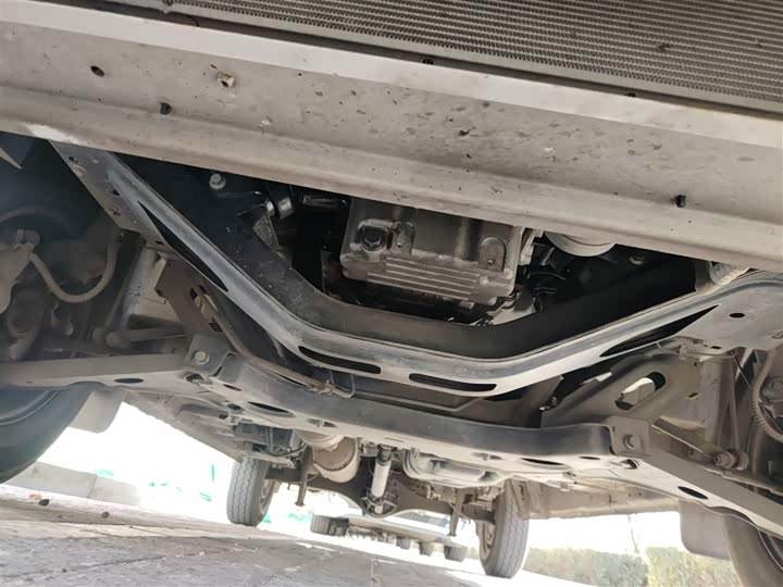 Foton Tuyano 2022 2022款 2.0T手动都市版多功能短轴中顶后单胎5/6/9座4F20TC3