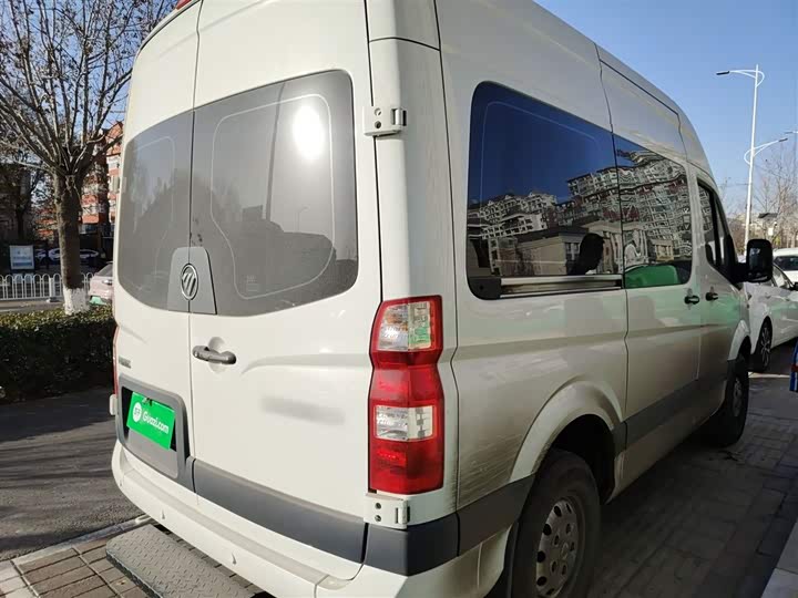Foton Tuyano 2022 2022款 2.0T手动都市版多功能短轴中顶后单胎5/6/9座4F20TC3
