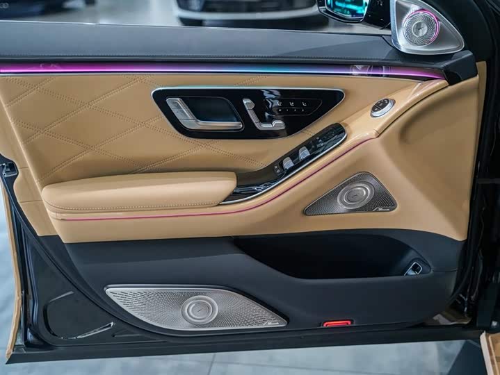 Mercedes-Benz Maybach S-Class 2022 2022款 S 680 4MATIC Virgil Abloh 限量版