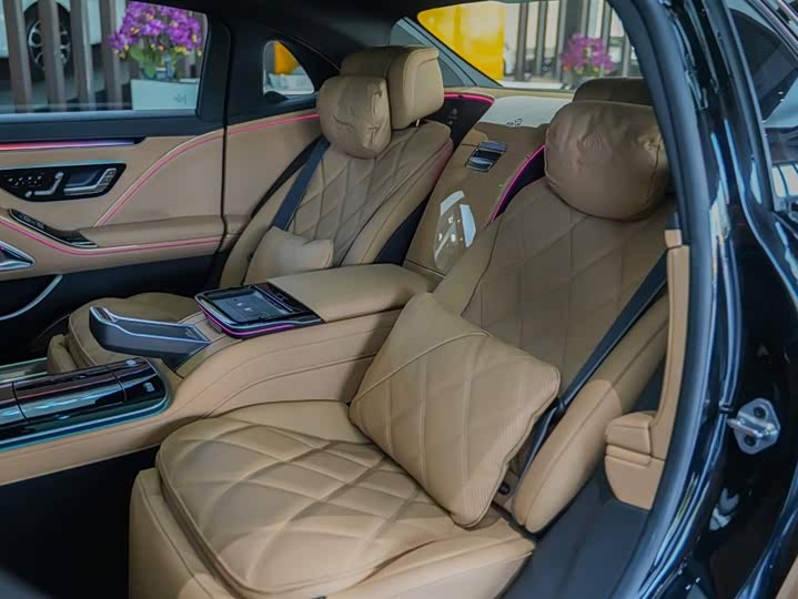 Mercedes-Benz Maybach S-Class 2022 2022款 S 680 4MATIC Virgil Abloh 限量版