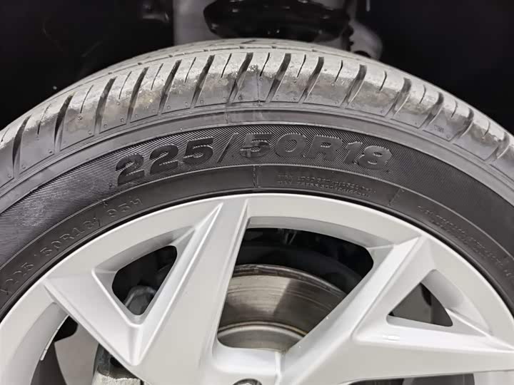 Jetta VS7 2024 2024款 280TSI 自动荣耀版