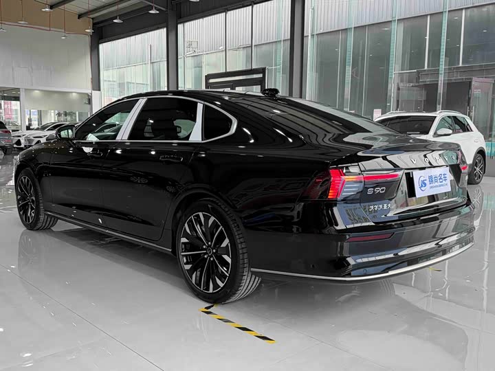 Volvo S90 2026 2026款 B5 智远豪华版