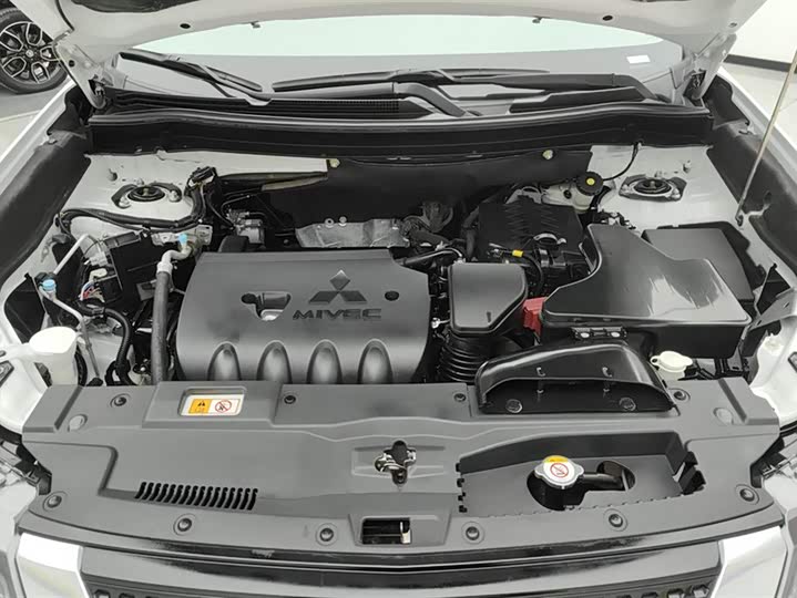 Mitsubishi Outlander 2021 2021款 2.0L 两驱畅享版 5座