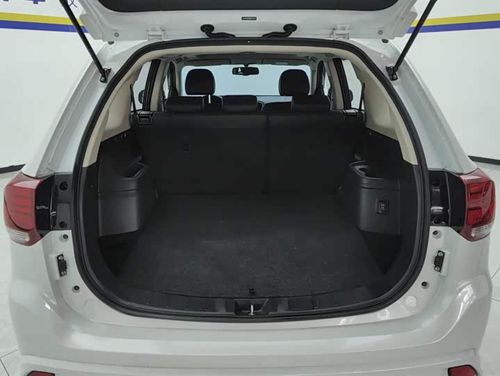 Mitsubishi Outlander 2021 2021款 2.0L 两驱畅享版 5座