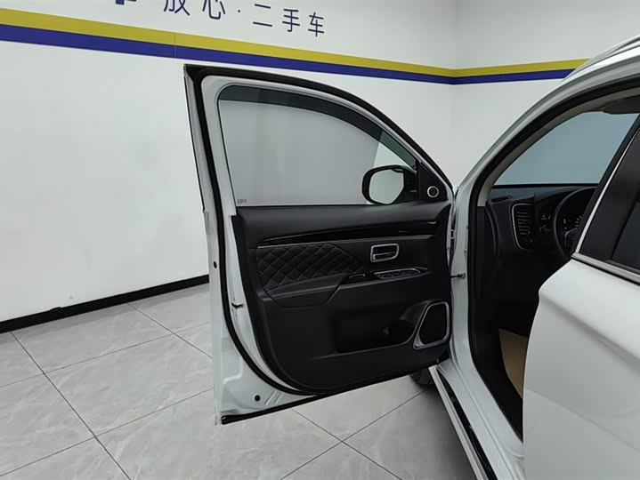 Mitsubishi Outlander 2021 2021款 2.0L 两驱畅享版 5座