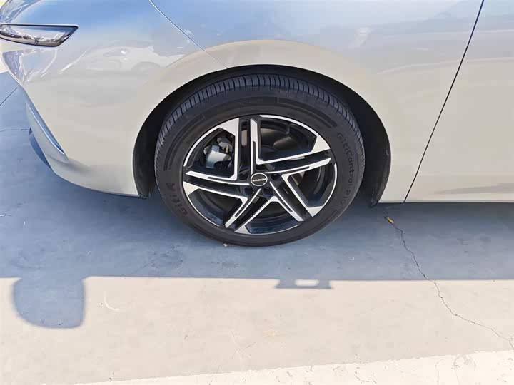 Roewe D7 2023 2023款 EV 510km 后驱旗舰版