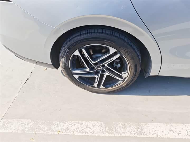 Roewe D7 2023 2023款 EV 510km 后驱旗舰版