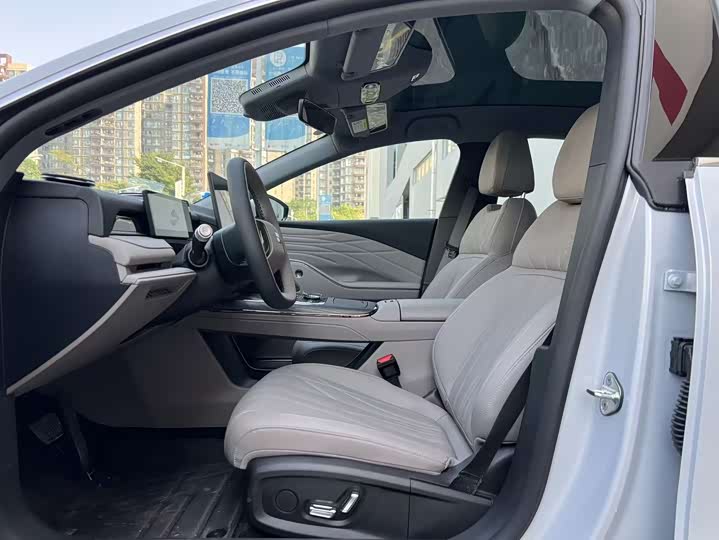 Geely Galaxy Starshine 8 EM-i 2025 2025款 130km EM-i 尊享版