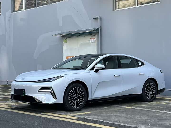 Geely Galaxy Starshine 8 EM-i 2025 2025款 130km EM-i 尊享版