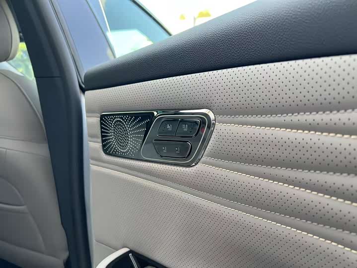 Geely Galaxy Starshine 8 EM-i 2025 2025款 130km EM-i 尊享版