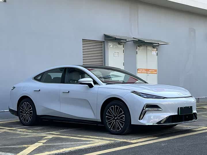 Geely Galaxy Starshine 8 EM-i 2025 2025款 130km EM-i 尊享版