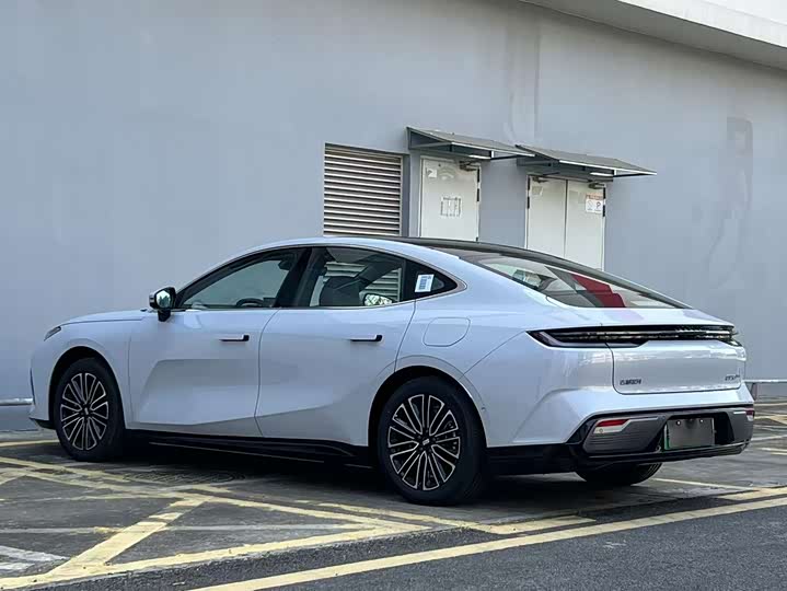 Geely Galaxy Starshine 8 EM-i 2025 2025款 130km EM-i 尊享版